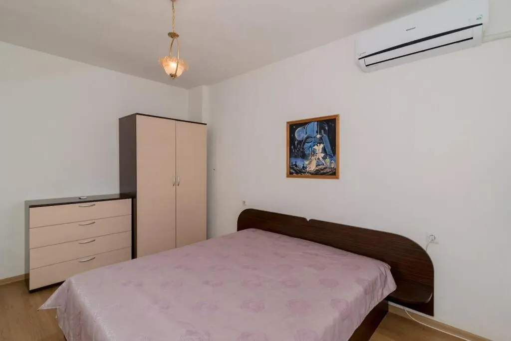2 Bedroom Apartment Near The Opera Warna 0*,