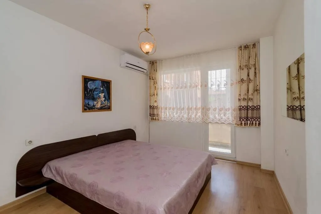 2 Bedroom Apartment Near The Opera Varna